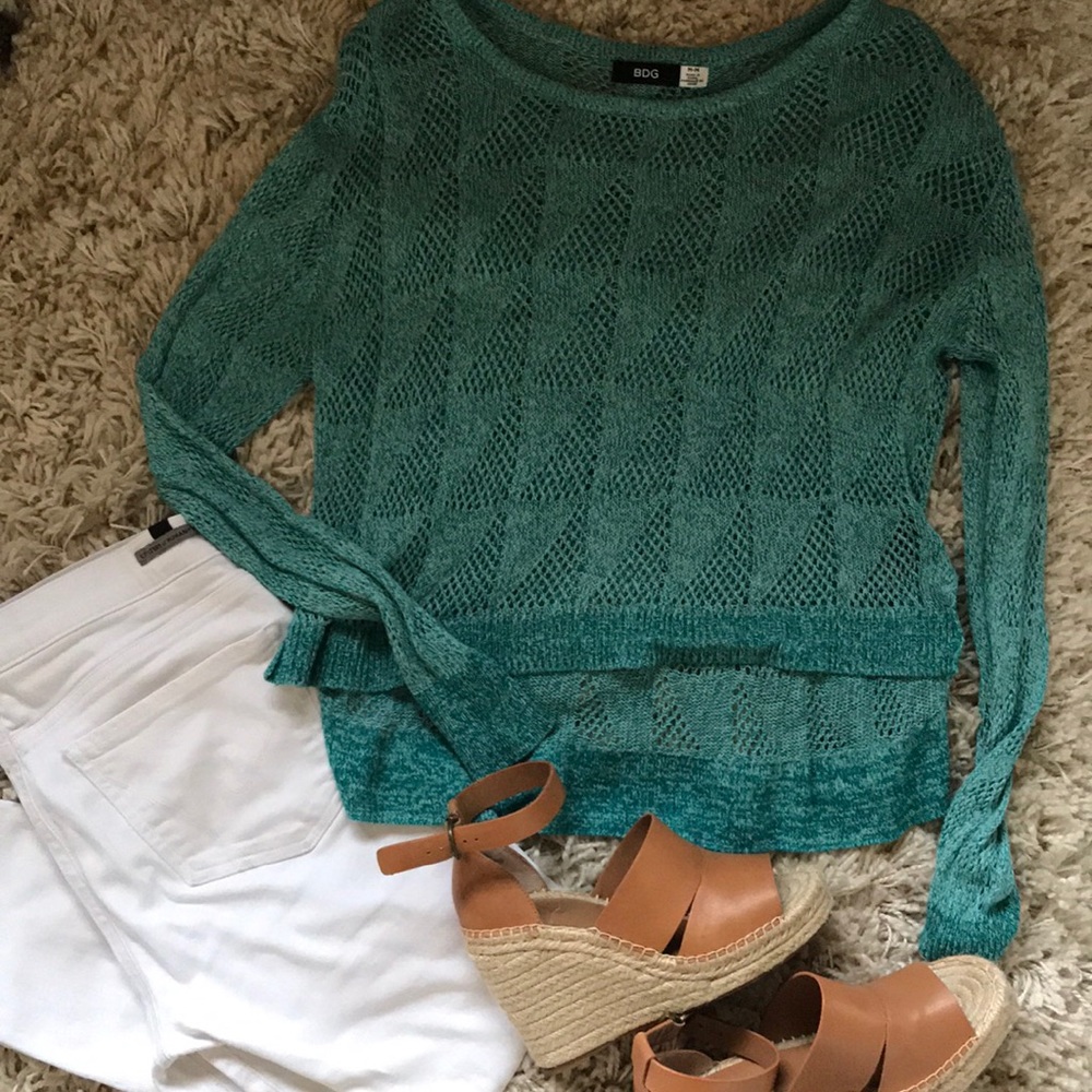Women’s BDG pullover sweater shirt